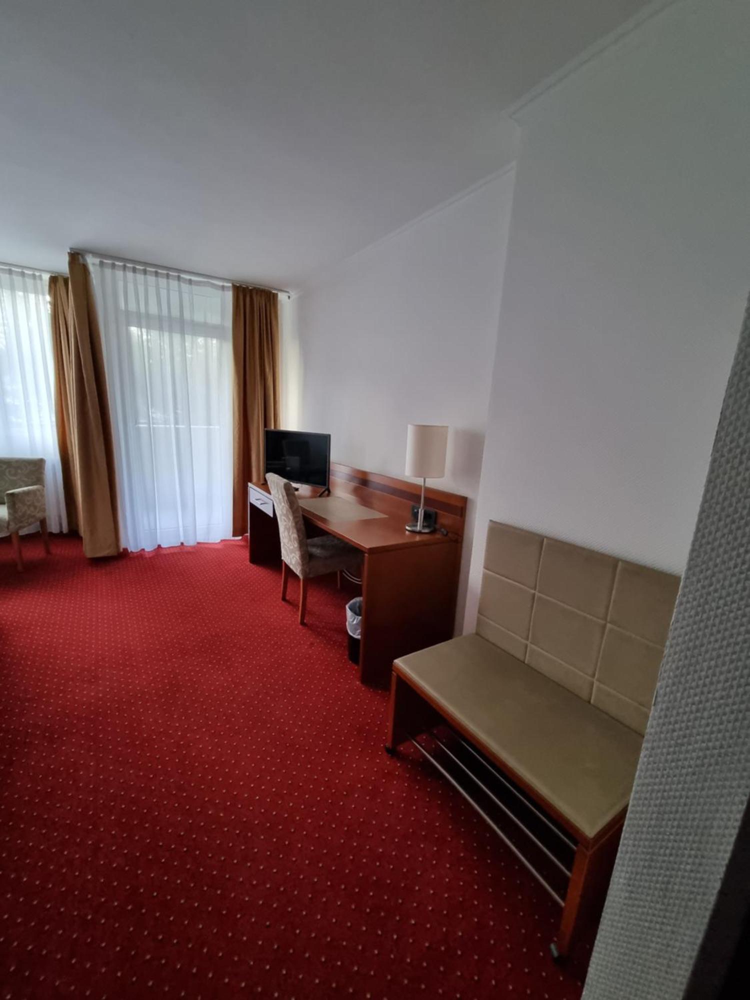 Hotel Am Rosenpark Аахен Екстер'єр фото
