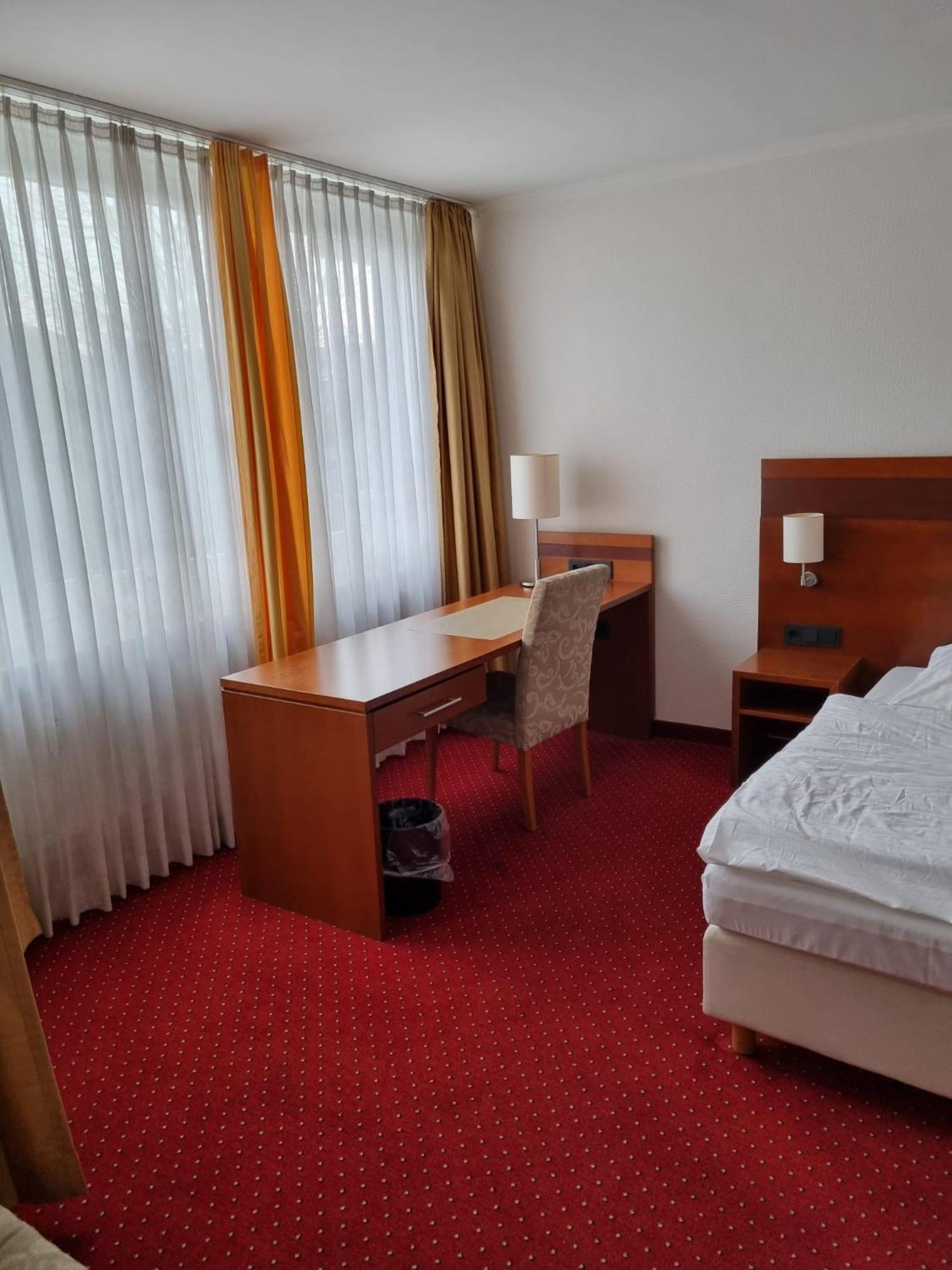 Hotel Am Rosenpark Аахен Екстер'єр фото