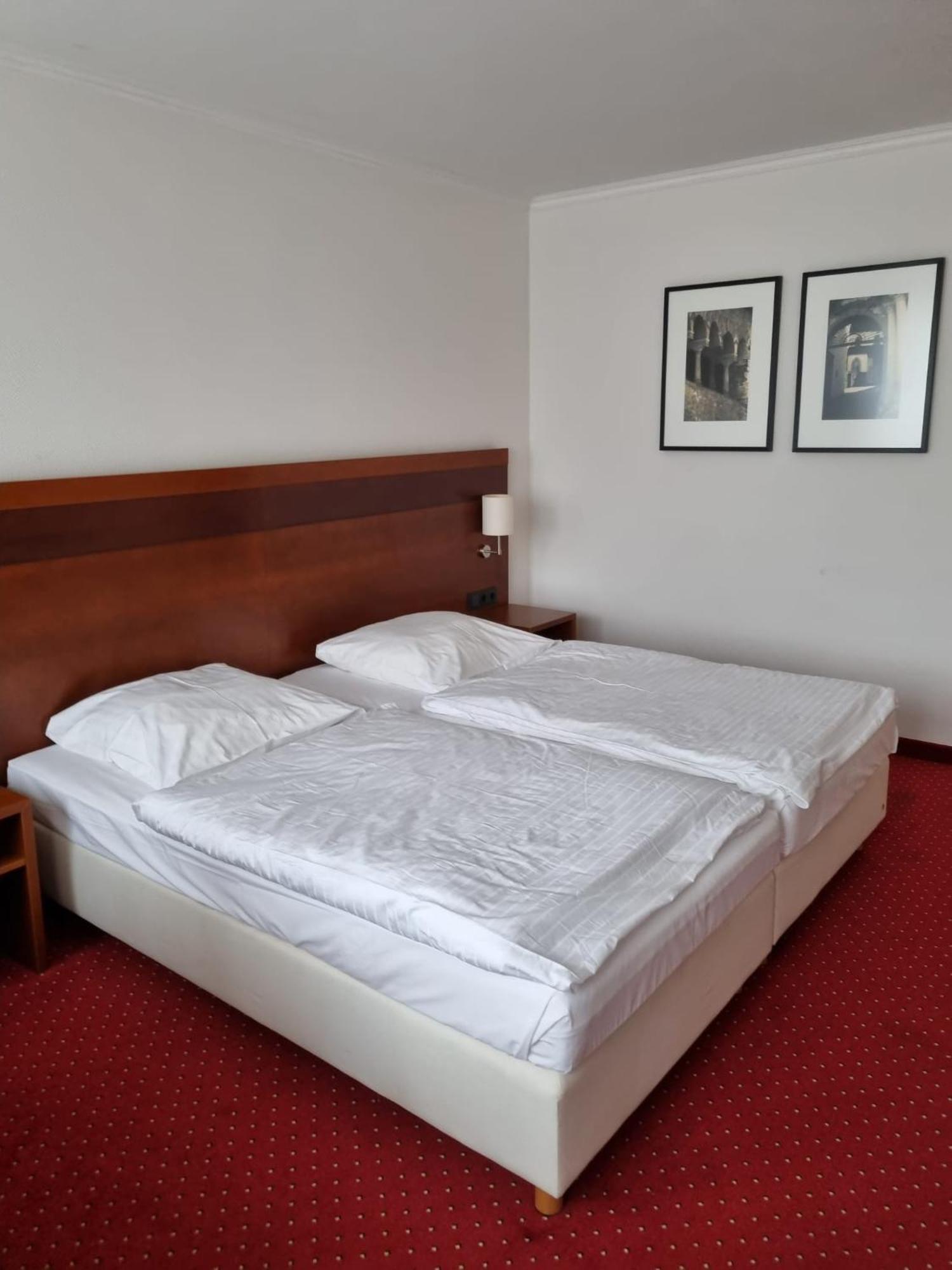 Hotel Am Rosenpark Аахен Екстер'єр фото