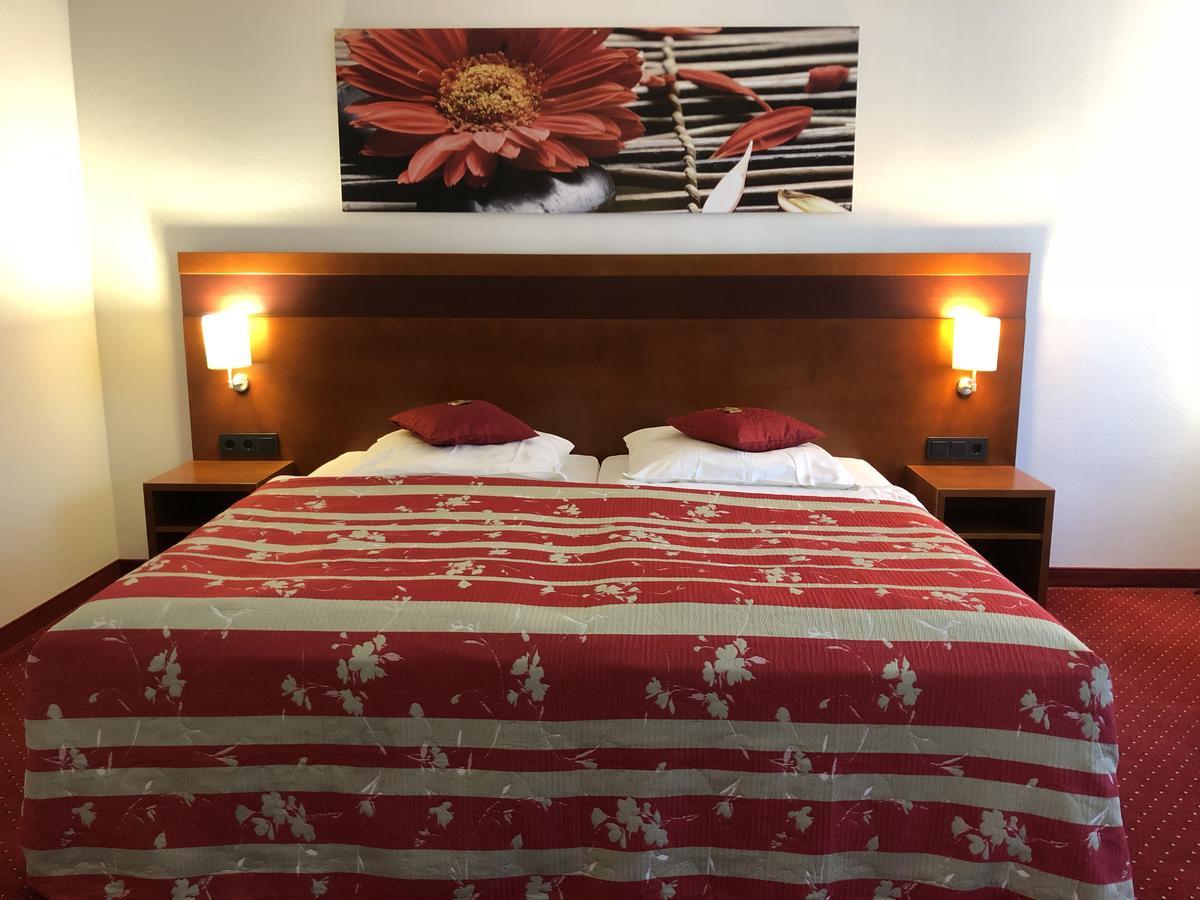 Hotel Am Rosenpark Аахен Екстер'єр фото